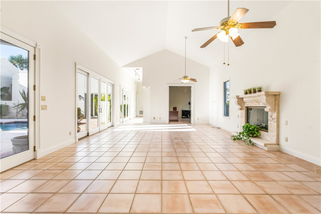 Luxury homes for sale in Vero Beach at 8414 Poinciana Pl