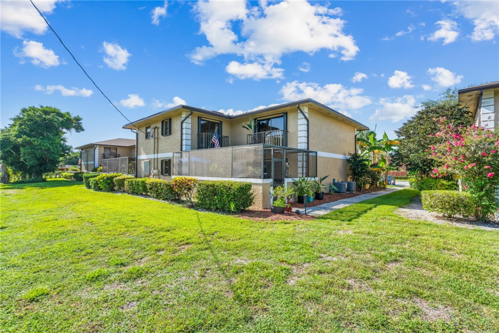 VA assumable homes for sale Florida at 1458 N Lawnwood Cir