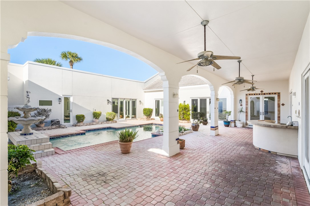 Spring home selling checklist for Vero Beach in 2026